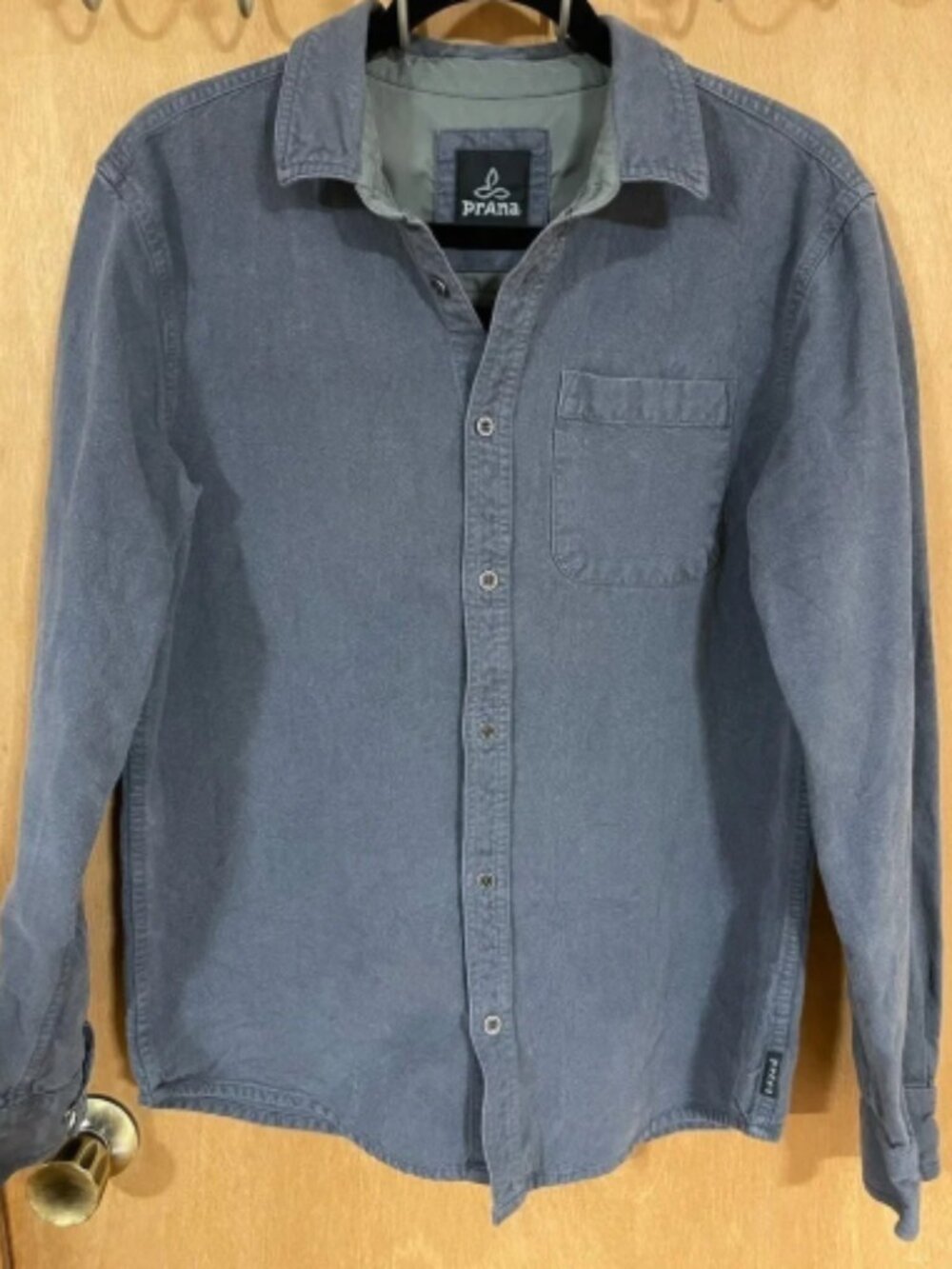 PRANA -Men's Shirt Gray 100% organic cotton long sleeve button front collar